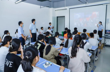 開學(xué)第一課 | 讓學(xué)生樹立“三個(gè)自信” 放飛人生理想