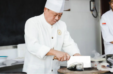 國(guó)家級(jí)烹飪大師霍增魁來(lái)我校授課
