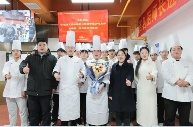 國家高級烹飪師、寧波名廚盛陸君一行來周口交通技師學(xué)院授課