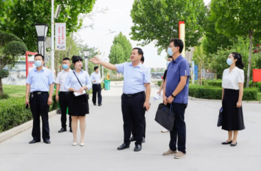 市文明辦省級(jí)文明校園考評(píng)組蒞臨我校實(shí)地考評(píng)