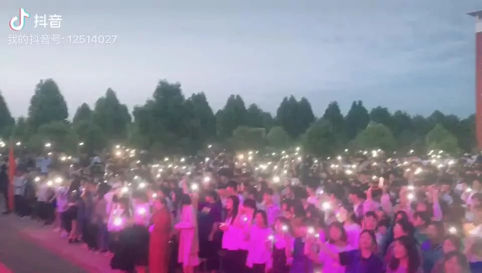 在學(xué)校，母親節(jié)原來可以這樣過！